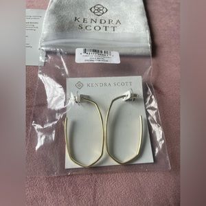 Kendra Scott gold Danielle hoop earrings, new in original packaging.